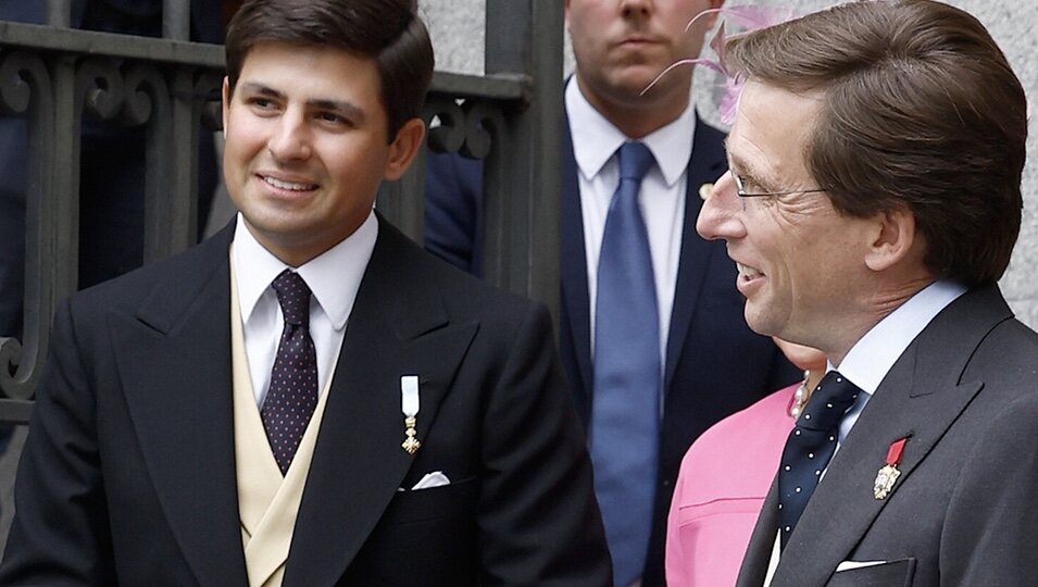 Juan Urquijo y Almeida en la boda de Almeida y Teresa Urquijo