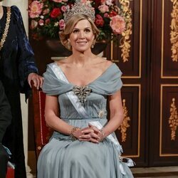 Máxima de Holanda con la Tiara Estuardo y el broche y pendientes a juego en la cena de gala por la Visita de Estado de los Reyes de España a Países Bajos