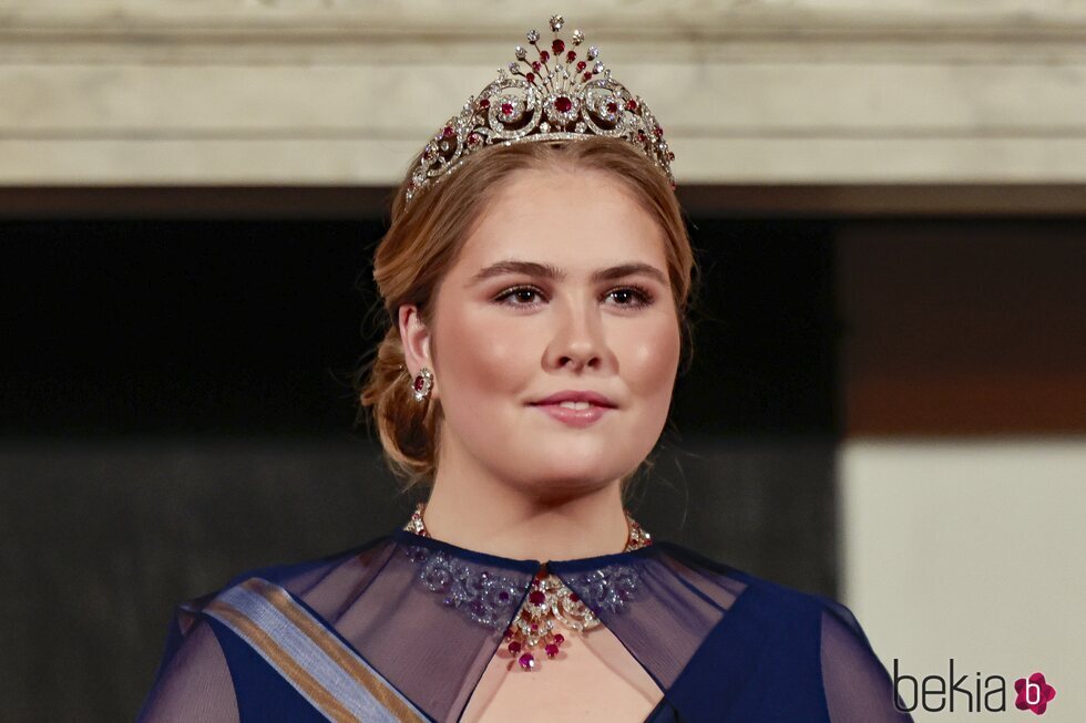 Amalia de Holanda en su primera cena de gala por una Visita de Estado con motivo de la Visita de Estado de los Reyes de España a Países Bajos