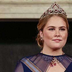 Amalia de Holanda en su primera cena de gala por una Visita de Estado con motivo de la Visita de Estado de los Reyes de España a Países Bajos