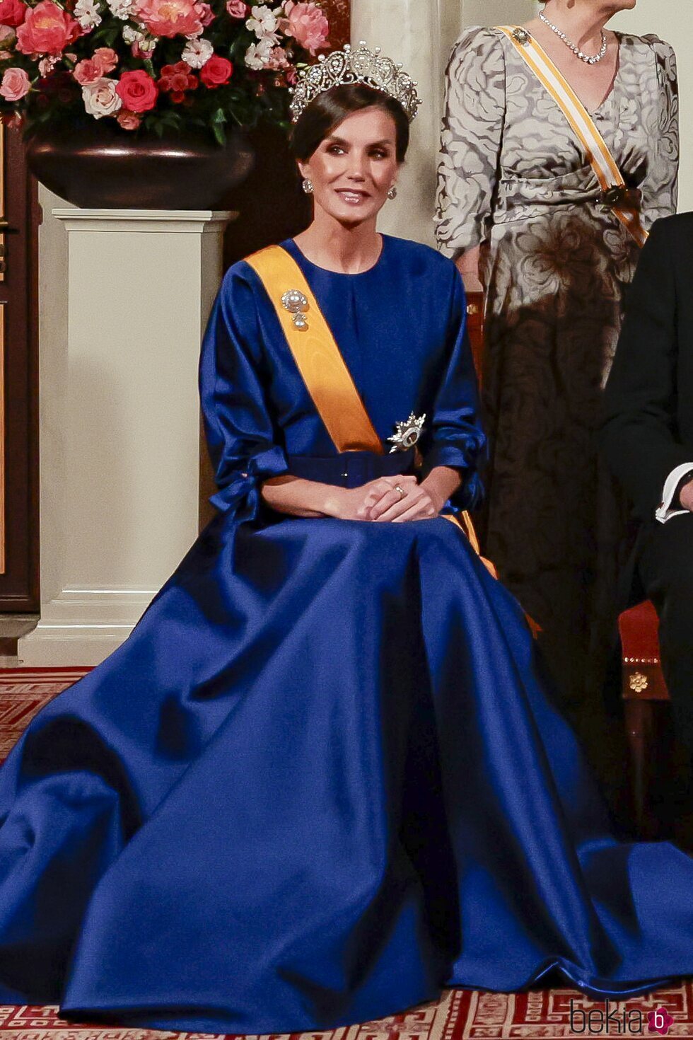 La Reina Letizia con la Tiara Rusa y vestido azul de The 2nd Skin en la cena de gala por su Visita de Estado a Países Bajos