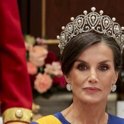 La Reina Letizia con la Tiara Rusa y los pendientes de chatones en la cena de gala por su Visita de Estado a Países Bajos