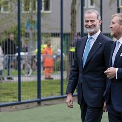 El Rey Felipe VI y Guillermo Alejandro de Holanda en la Fundación Cruyff en la Visita de Estado de los Reyes de España a Países Bajos