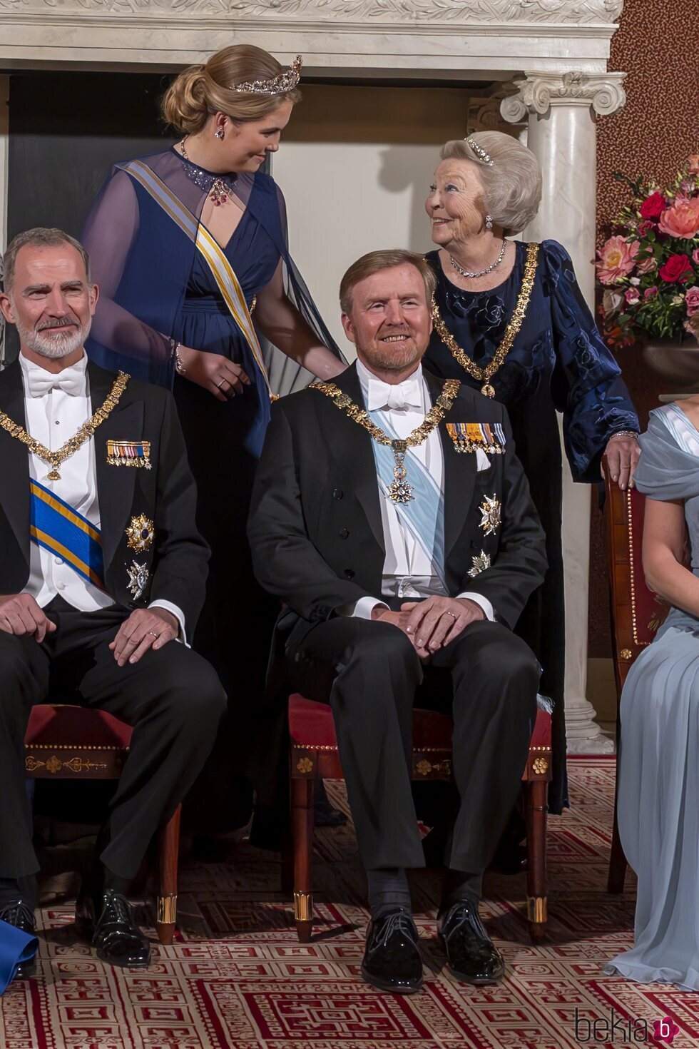 Amalia de Holanda y Beatriz de Holanda, muy cómplices en la cena de gala por la Visita de Estado de los Reyes de España a Países Bajos