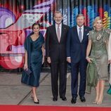 Los Reyes Felipe y Letizia con los Reyes de Holanda y la Princesa en la Visita de Estado a los Países Bajos en el Museo Straat