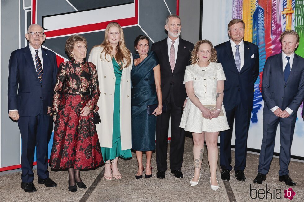 Los Reyes Felipe y Letizia y la Familia Real Holandesa en el Museo Straat de Amsterdam