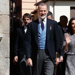 Los Reyes Felipe y Letizia a su llegada a la entrega del Premio Cervantes 2023