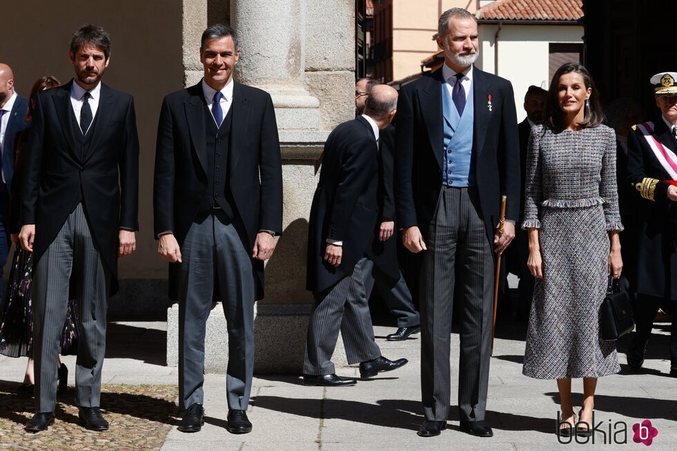 Ernest Urtasun, Pedro Sánchez y los Reyes Felipe y Letizia en la entrega del Premio Cervantes 2023