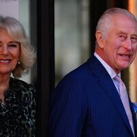 Los Reyes Carlos y Camilla en el Centro Oncológico Macmillan de Londres