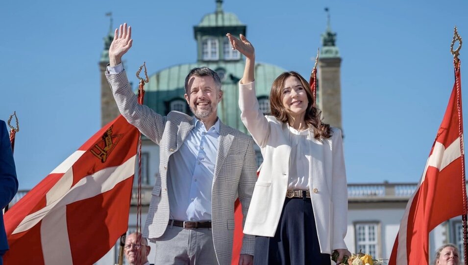 Federico y Mary de Dinamarca en Fredensborg tras su primera mudanza a la Cancillería como Reyes de Dinamarca