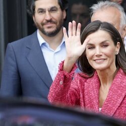 La Reina Letizia a la salida del concierto 'EmociónArte' en el Teatro Real