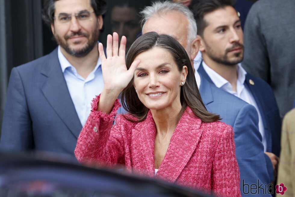 La Reina Letizia a la salida del concierto 'EmociónArte' en el Teatro Real