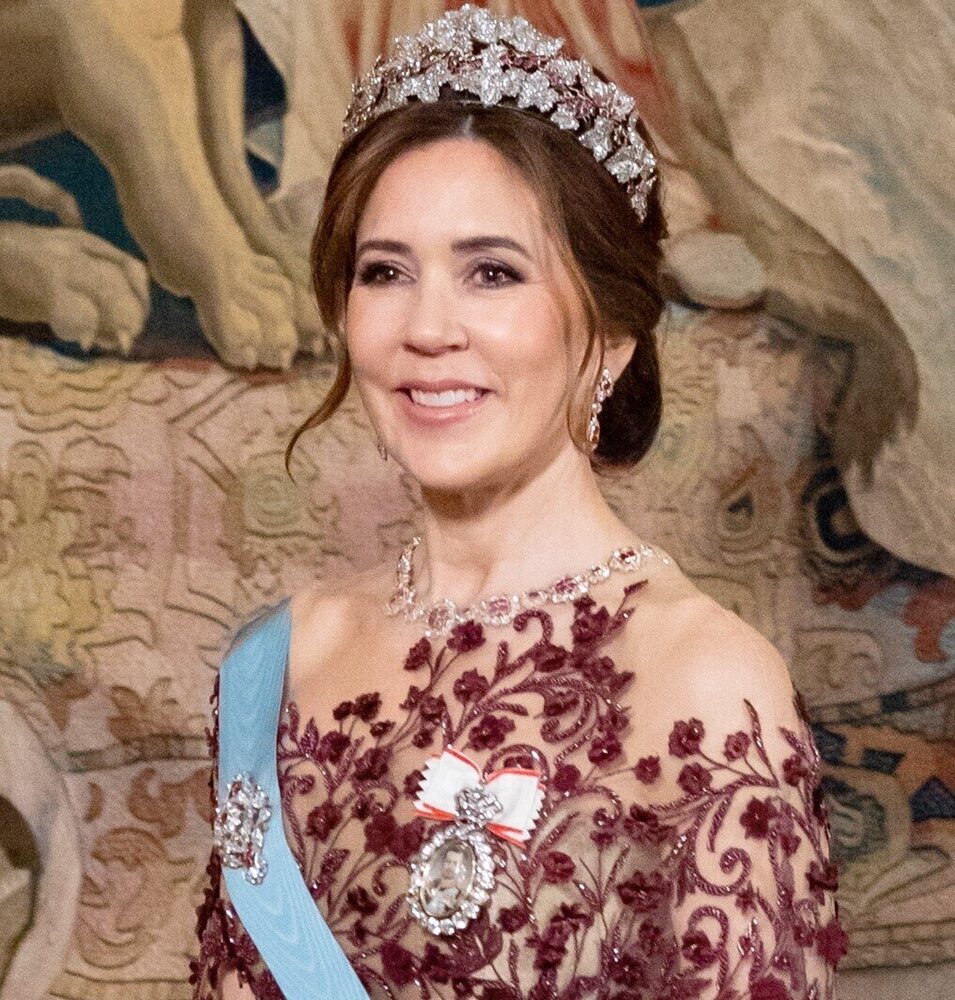 Mary de Dinamarca con la Tiara de Rubíes en la cena de gala por su Visita de Estado a Suecia