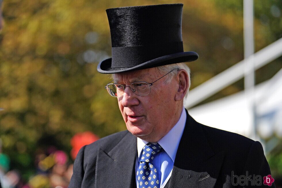 El Duque de Gloucester en una garden party en Buckingham Palace