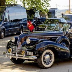 Harald de Noruega y Federico de Dinamarca en coche en la Visita de Estado de los Reyes de Dinamarca a Noruega