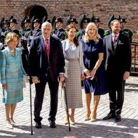 La Familia Real Noruega y Federico y Mary de Dinamarca en un almuerzo en el castillo de Akershus