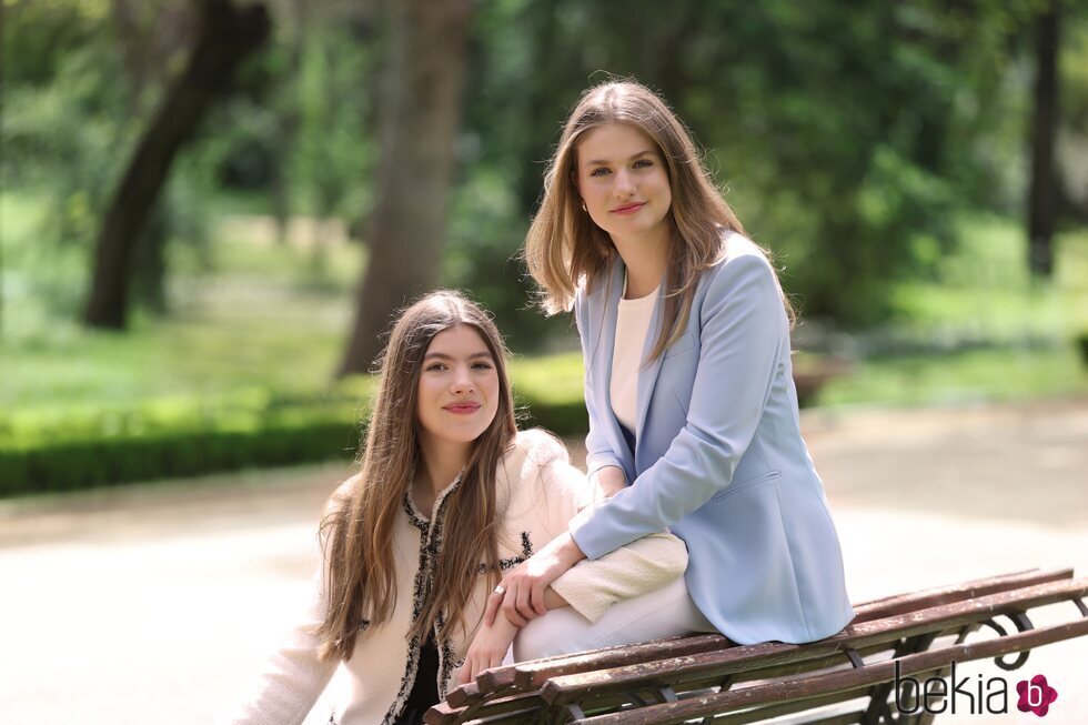 La Princesa Leonor y la Infanta Sofía en el reportaje por el 20 aniversario del Rey Felipe y la Reina Letizia