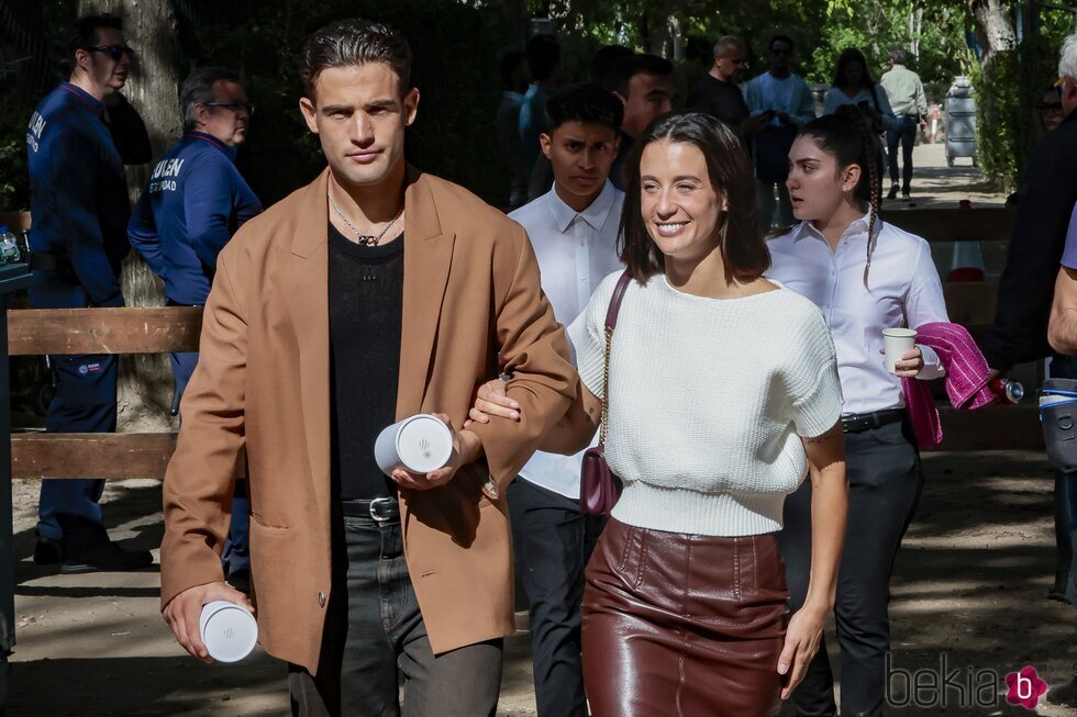 Jason Fernández y María Pedraza en el Hipódromo de Madrid