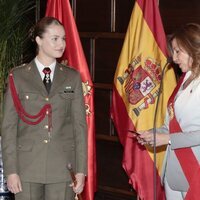 La Princesa Leonor escucha a la Alcaldesa de Zaragoza en la entrega del título de Hija Adoptiva de Zaragoza