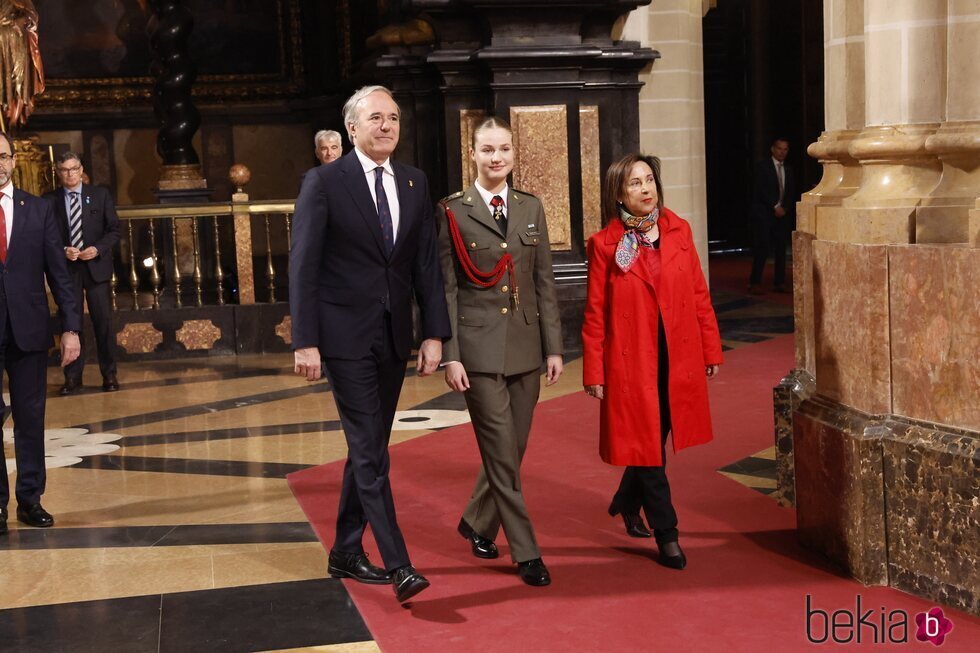 El Presidente de Aragón, la Princesa Leonor y la Ministra de Defensa en la entrega de la Medalla de Aragón