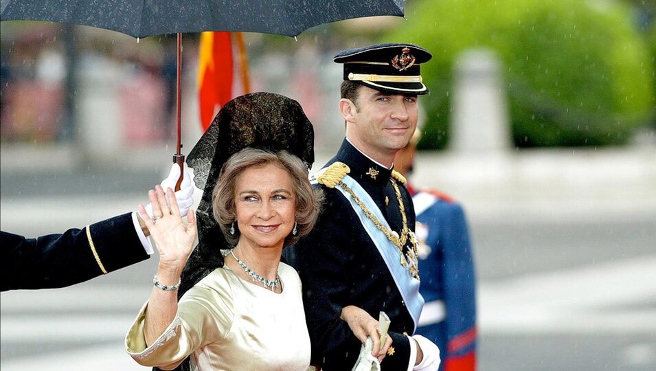 La Reina Sofía y el Rey Felipe en la boda de Felipe y Letizia