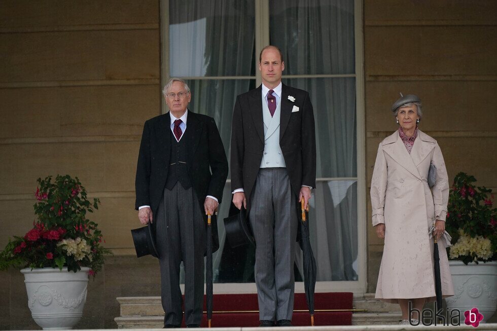 El Príncipe Guillermo y los Duques de Gloucester en una garden party en Buckingham Palace