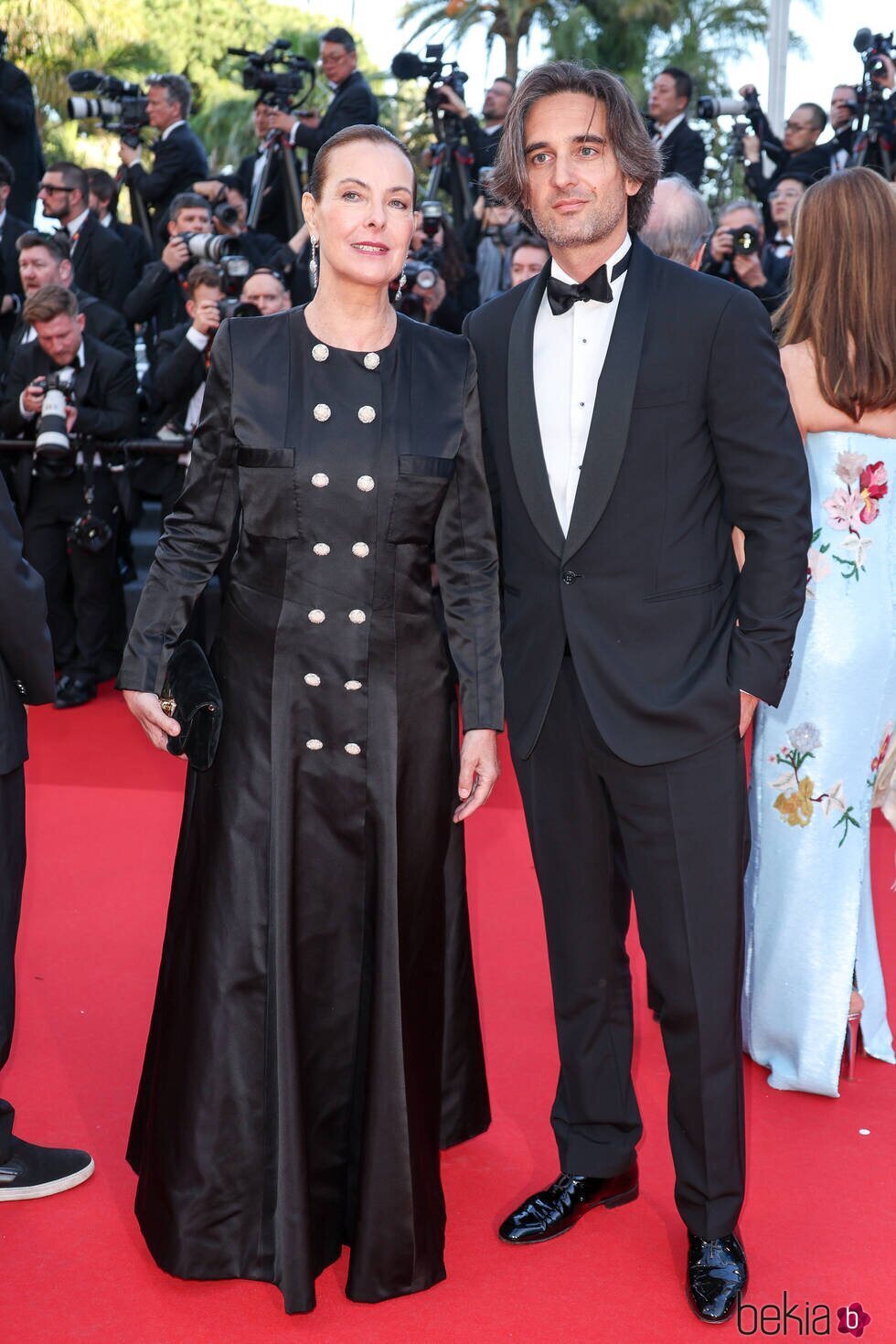 Carole Bouquet y Dimitri Rassam en la premiere de 'Megalópolis' en el Festival de Cannes 2024