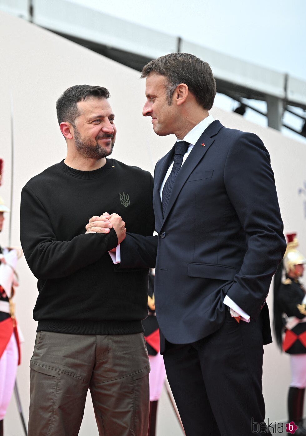 Volodímir Zelenski y Emmanuel Macron en el 80 aniversario del Desembarco de Normandía 