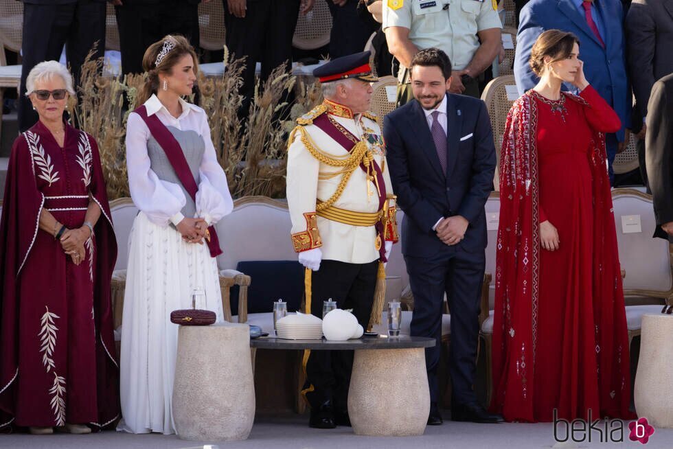 Abdalá y Rania de Jordania, Hussein y Rajwa de Jordania y Muna de Jordania en el Jubileo de Plata de Abdalá de Jordania