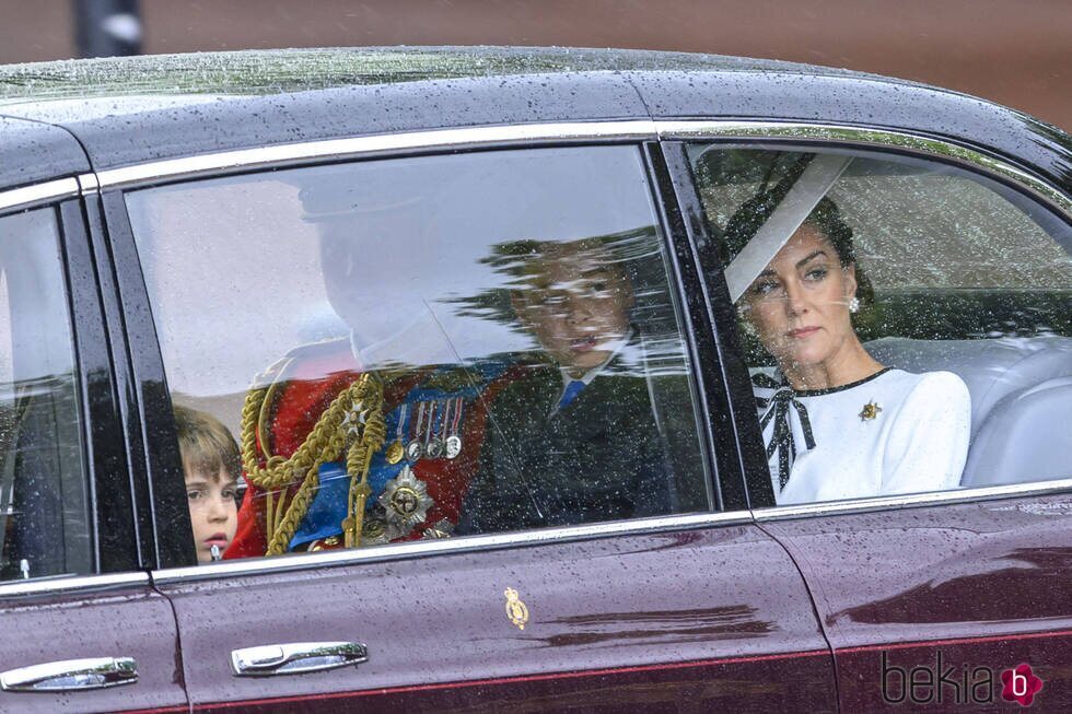 Kate Middleton y los Príncipies Guillermo y George llegando a Buckingham Palace para el Trooping the Colour 2024