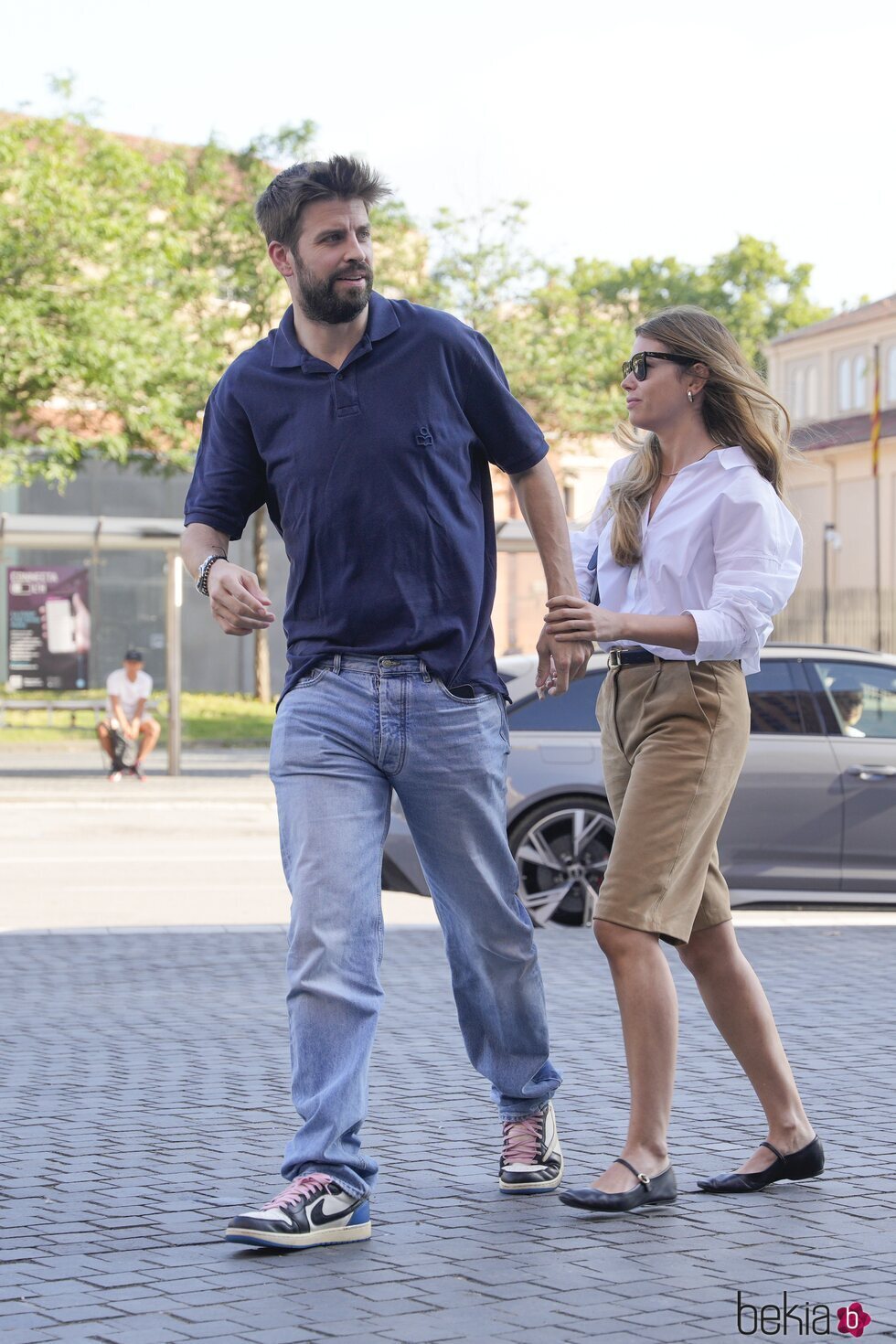 Gerard Piqué y Clara Chía, muy unidos de camino a declarar en un juzgado