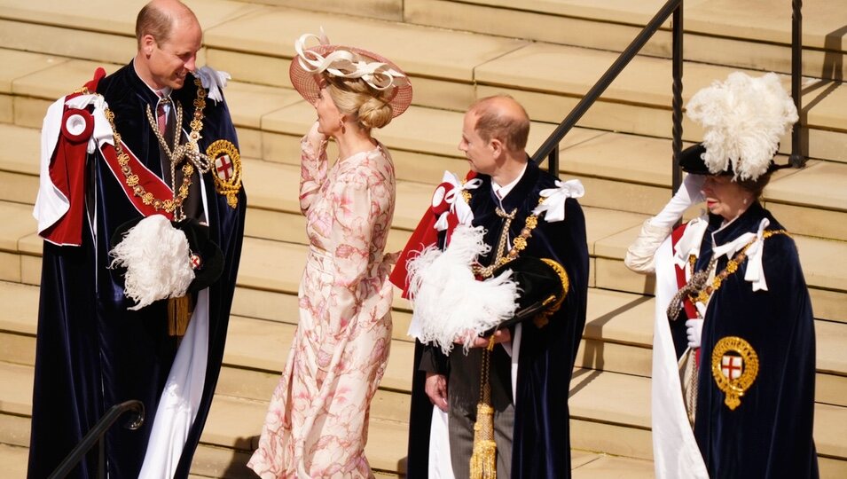 El Príncipe Guillermo y Sophie de Edimburgo hablando en la procesión de la Orden de la Jarretera 2024