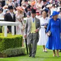 Mike Tindall, Lady Gabriella Windsor y los Reyes Carlos y Camilla en Ascot 2024