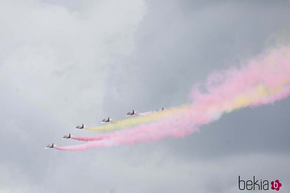 La Patrulla Águila del Ejército del Aire en el cielo de Madrid en el décimo aniversario de reinado de Felipe VI