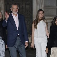 Los Reyes Felipe y Letizia, Leonor y Sofía salen del Palacio Real para ver un videomapping con motivo del décimo aniversario de reinado de Felipe VI