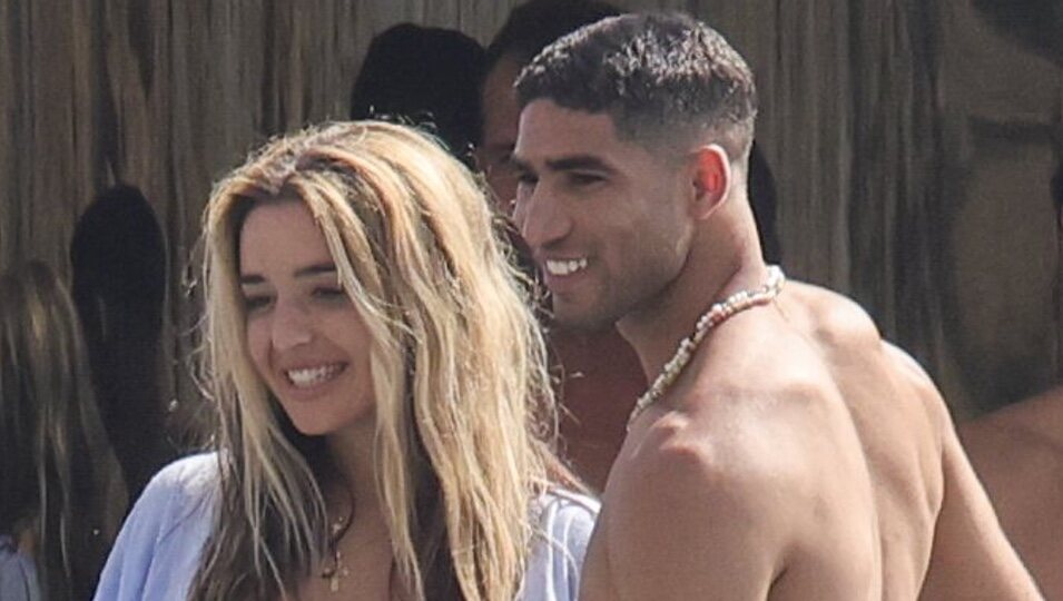 Lola Índigo y Achraf Hakimi en Ibiza