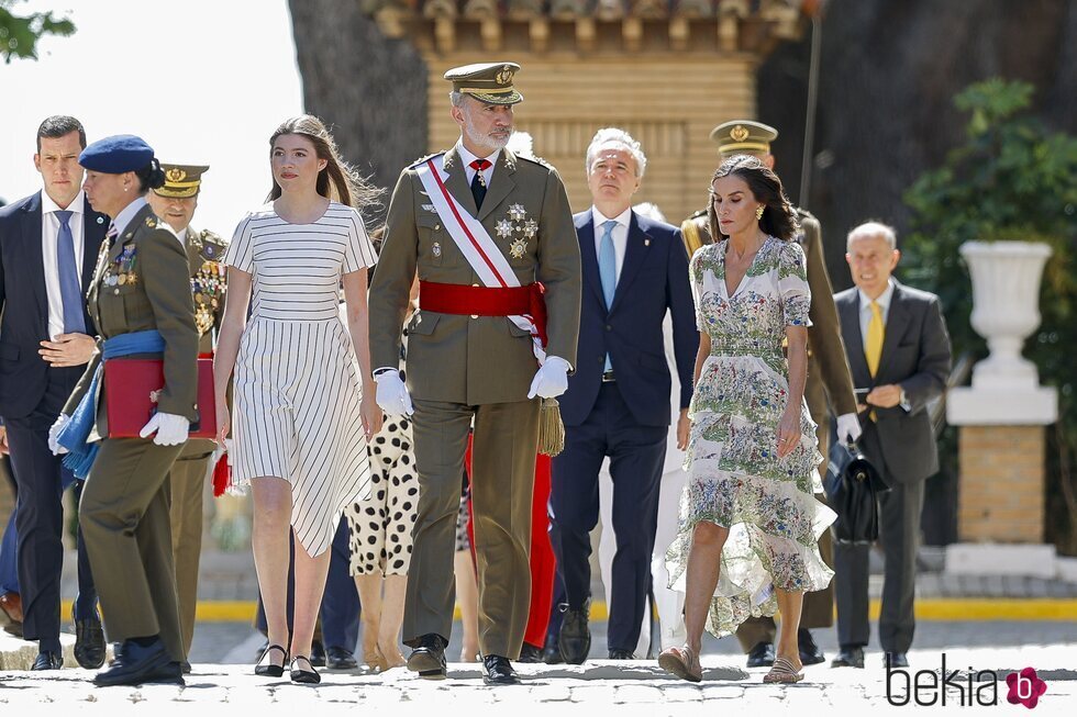 Los Reyes Felipe y Letizia y la Infanta Sofía en el nombramiento a la Princesa Leonor como Dama Alférez Cadete