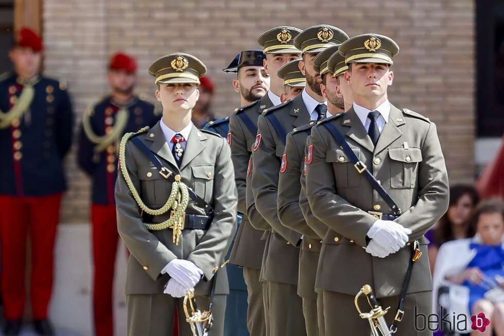 La Princesa Leonor con sus compañeros de la Academia de Zaragoza en su nombramiento como Dama Alférez Cadete