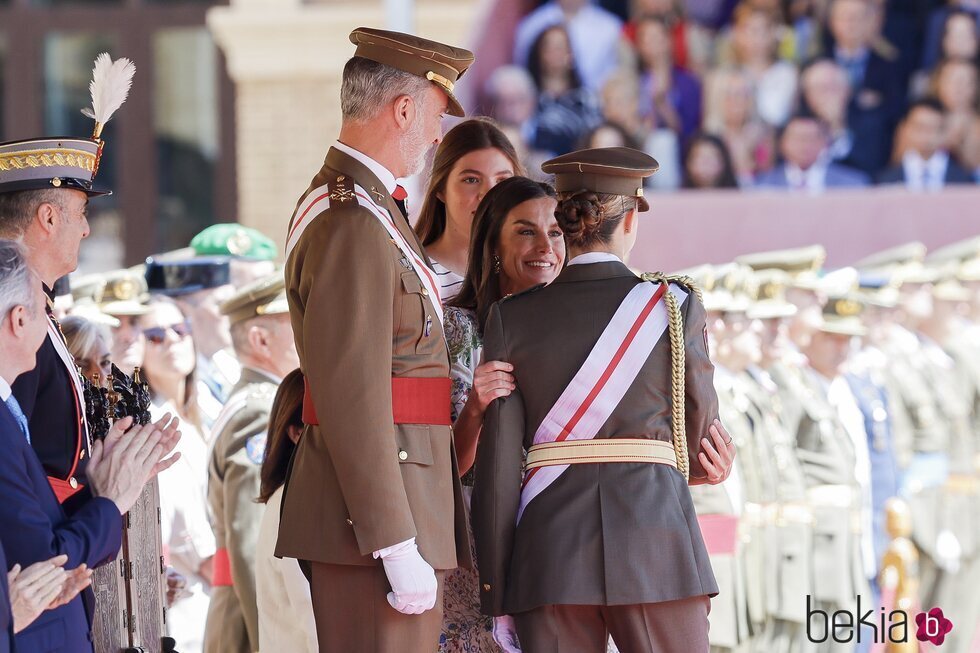 La Reina Letizia felicita a la Princesa Leonor por su nombramiento como Dama Alférez Cadete del Ejército de Tierra