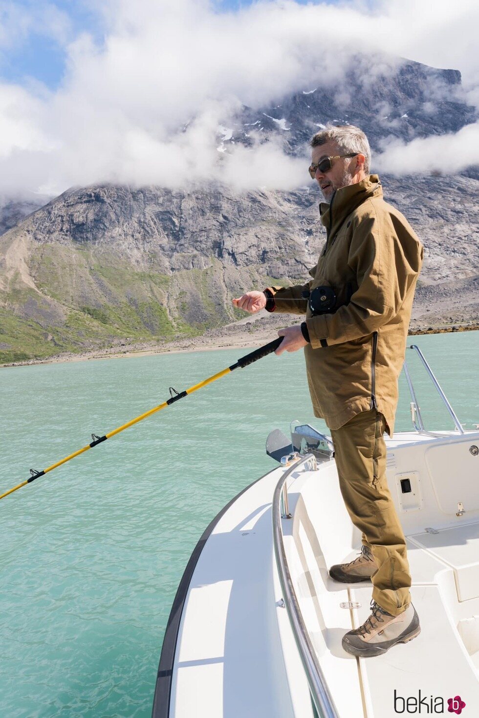 Federico de Dinamarca pescando en su primera visita oficial a Groenlandia como Rey