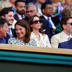 Sebastian Coe y Michael y Carole Middleton en Wimbledon 2024