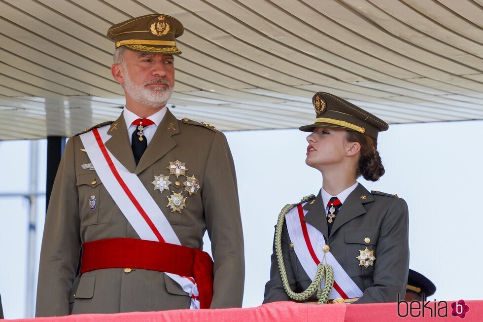 El Rey Felipe VI y la Princesa Leonor en la entrega de Despachos en la Academia General Básica de Suboficiales de Talarn