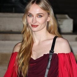 Sophie Turner en la París Fashion Week 2024