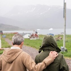 Federico y Mary de Dinamarca paseando muy cómplices en su primera visita oficial a Groenlandia como Reyes