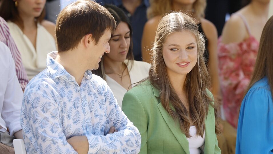 La Princesa Leonor y Marc Schneeberger en un encuentro con jóvenes de los programas de la Fundación Princesa de Girona en Lloret de Mar