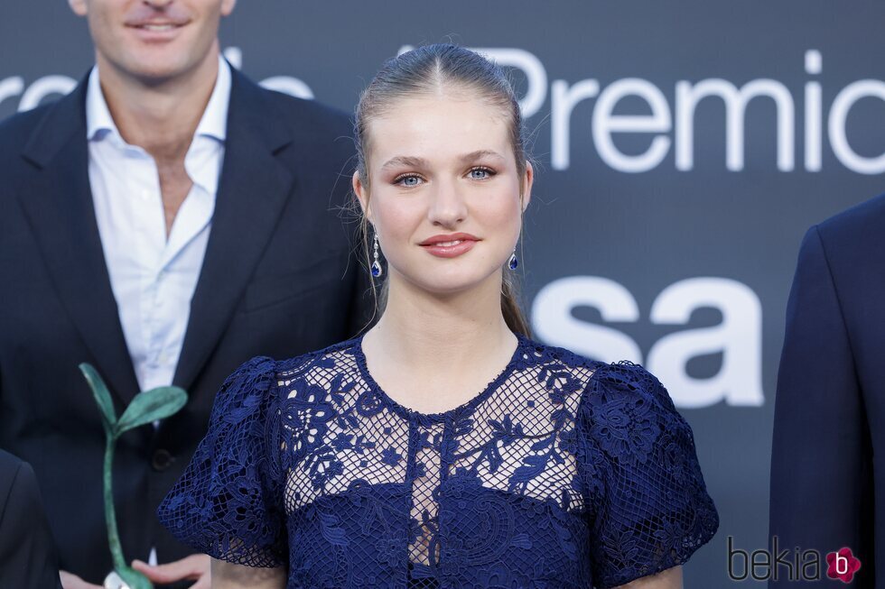 La Princesa Leonor con los pendientes de zafiros de la Reina Letizia en los Premios Princesa de Girona 2024