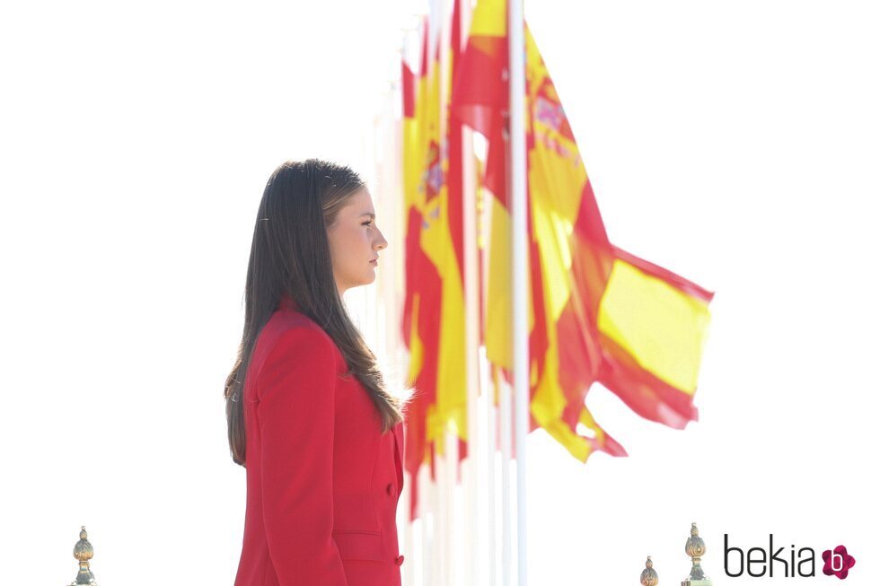 La Princesa Leonor en su despedida en el aeropuerto Adolfo Suárez Madrid-Barajas por su viaje oficial a Portugal