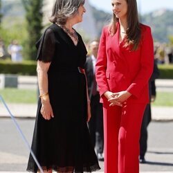 La Princesa Leonor y la directora del Monasterio de los Jerónimos en el primer viaje oficial de la Princesa Leonor a Portugal