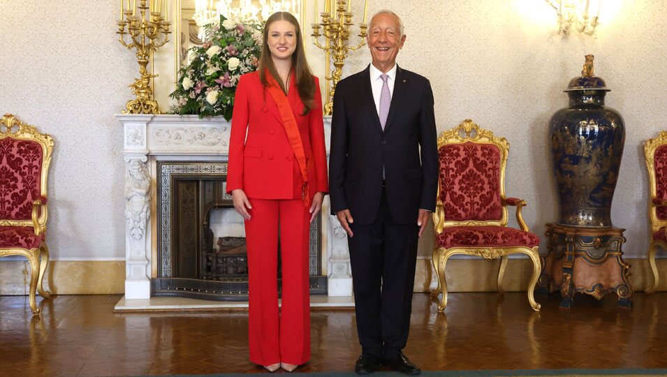 La Princesa Leonor con la banda de la Gran Cruz de la Orden de Cristo en su primer viaje oficial a Portugal