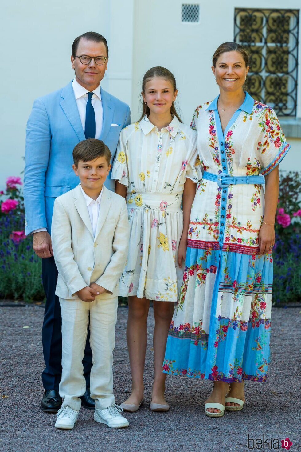 Victoria y Daniel de Suecia y su hijos Estelle y Oscar de Suecia en el 47 cumpleaños de Victoria de Suecia